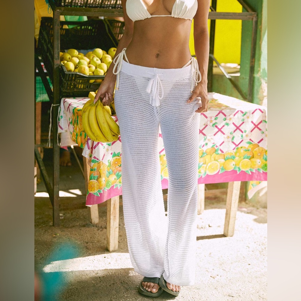 Never worn coverup pants